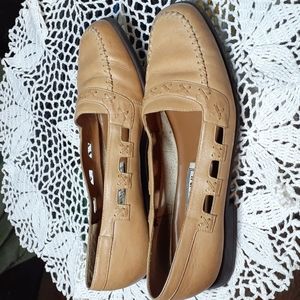 Bellini Sport Womens Leather Loafers Tan Size 7M